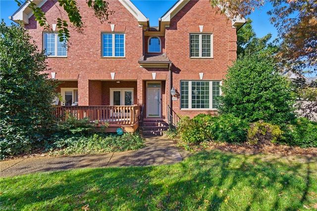 3223 Huntwick LN, Virginia Beach, VA 23451