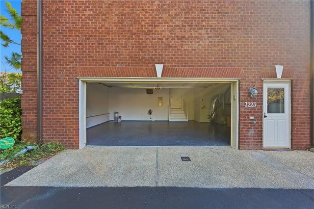 3223 Huntwick LN, Virginia Beach, VA 23451