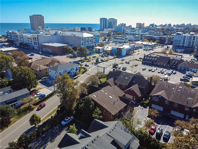 3223 Huntwick LN, Virginia Beach, VA 23451