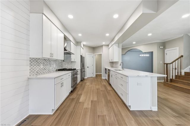 3223 Huntwick LN, Virginia Beach, VA 23451