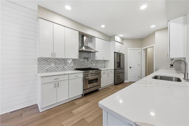 3223 Huntwick LN, Virginia Beach, VA 23451