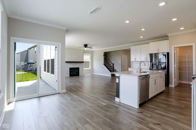 2391 S Stonehill Way, New Palestine, IN 46163