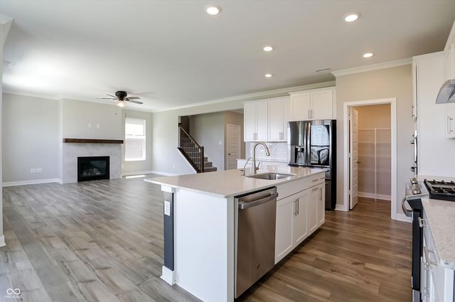 2391 S Stonehill Way, New Palestine, IN 46163