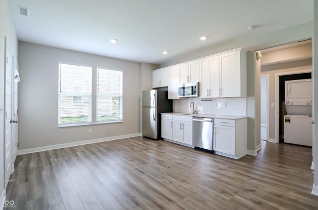 2391 S Stonehill Way, New Palestine, IN 46163
