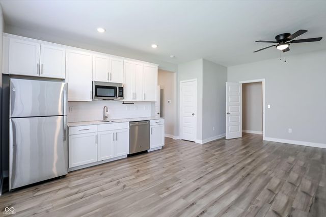 2391 S Stonehill Way, New Palestine, IN 46163