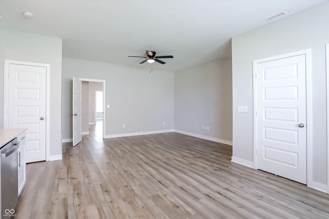 2391 S Stonehill Way, New Palestine, IN 46163