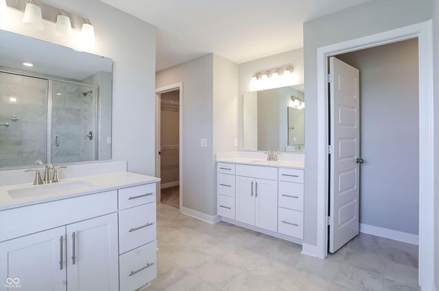 2391 S Stonehill Way, New Palestine, IN 46163