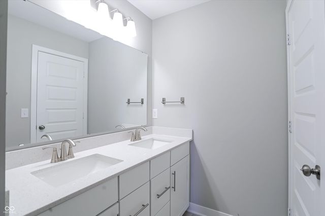 2391 S Stonehill Way, New Palestine, IN 46163
