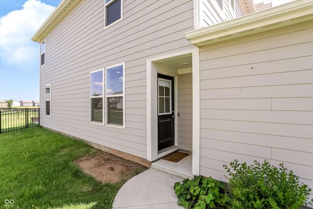 2391 S Stonehill Way, New Palestine, IN 46163