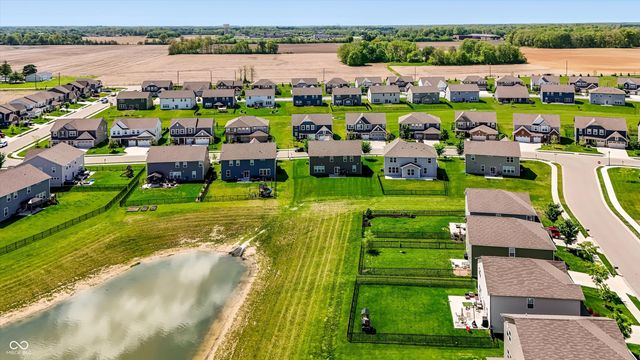 2391 S Stonehill Way, New Palestine, IN 46163