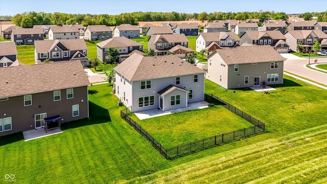 2391 S Stonehill Way, New Palestine, IN 46163