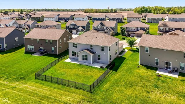 2391 S Stonehill Way, New Palestine, IN 46163