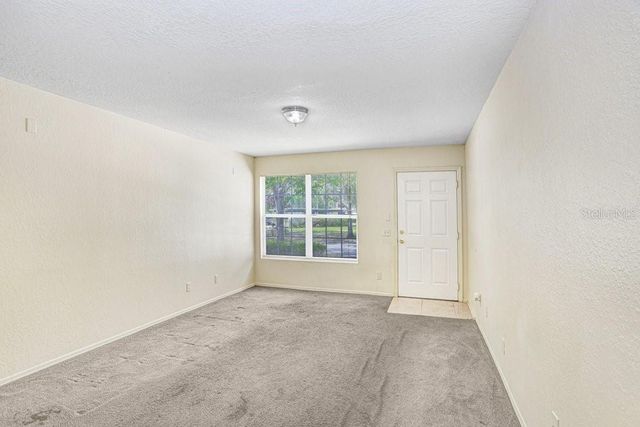 5924 BRICKLEBERRY LANE 102, Zephyrhills, FL 33541