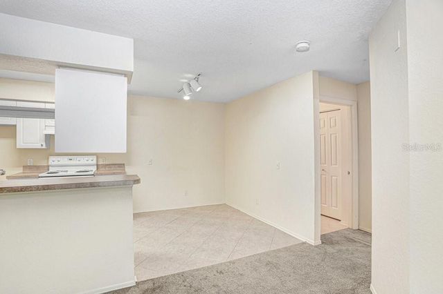 5924 BRICKLEBERRY LANE 102, Zephyrhills, FL 33541