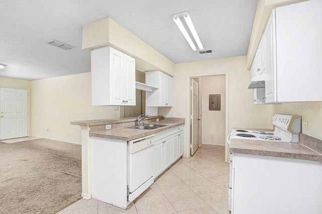 5924 BRICKLEBERRY LANE 102, Zephyrhills, FL 33541