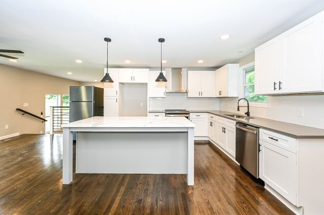 4932 Aquatic Rd, Nashville, TN 37211