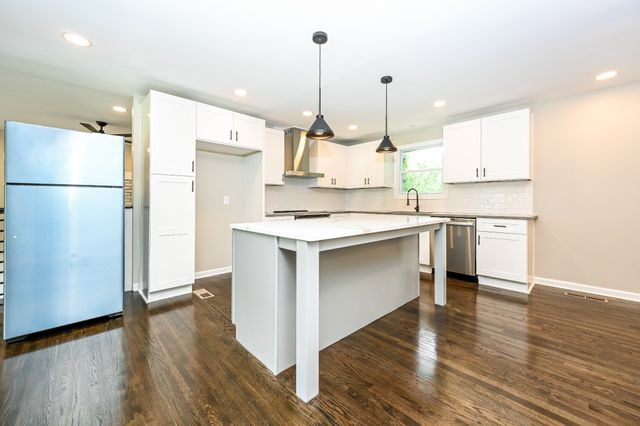 4932 Aquatic Rd, Nashville, TN 37211