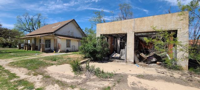 802 N West Street, Pampa, TX 79065