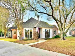 15509 Therese Ct, Prairieville, LA 70769
