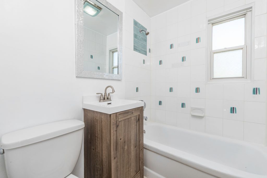 Image 12 of property listing at 2123 N McAree Road, Waukegan, IL 60087
