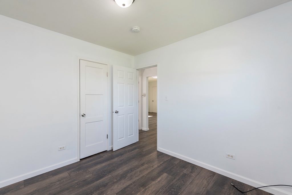 Image 16 of property listing at 2123 N McAree Road, Waukegan, IL 60087