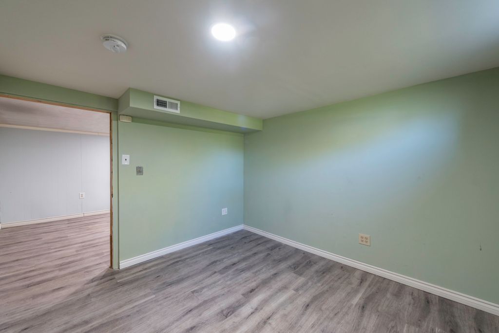 Image 21 of property listing at 2123 N McAree Road, Waukegan, IL 60087