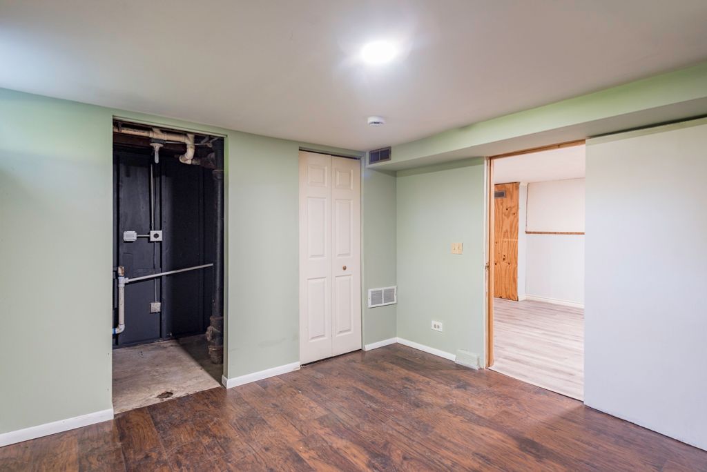 Image 24 of property listing at 2123 N McAree Road, Waukegan, IL 60087