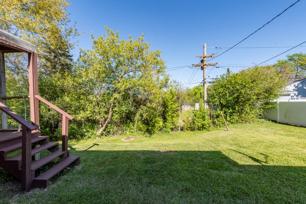 Image 27 of property listing at 2123 N McAree Road, Waukegan, IL 60087