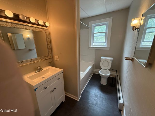 34-36 Sparkill Avenue, Albany, NY 12209