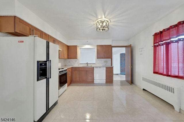 264 Lincoln Pl, Garfield City, NJ 07026