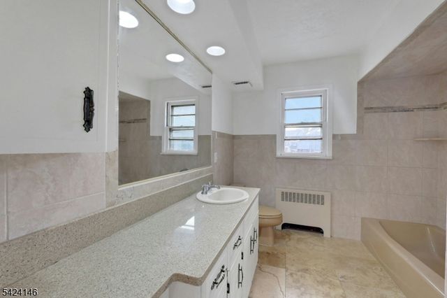 264 Lincoln Pl, Garfield City, NJ 07026