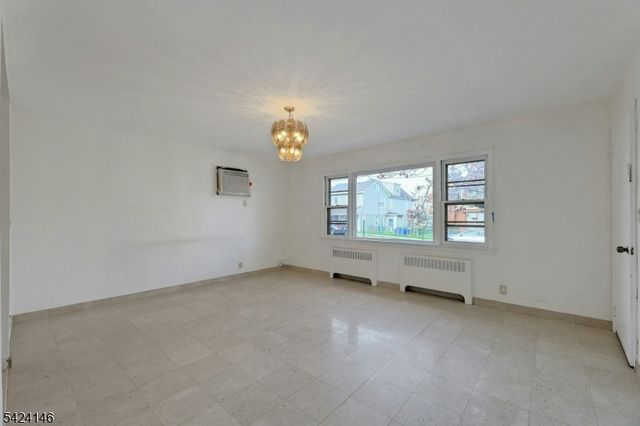 264 Lincoln Pl, Garfield City, NJ 07026