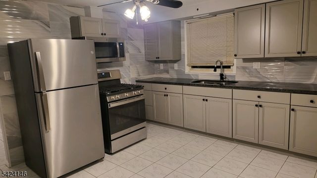 264 Lincoln Pl, Garfield City, NJ 07026