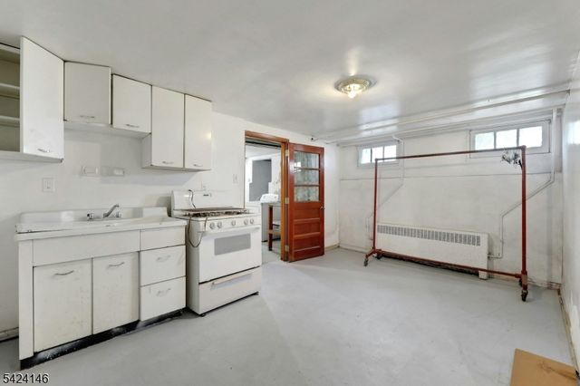 264 Lincoln Pl, Garfield City, NJ 07026