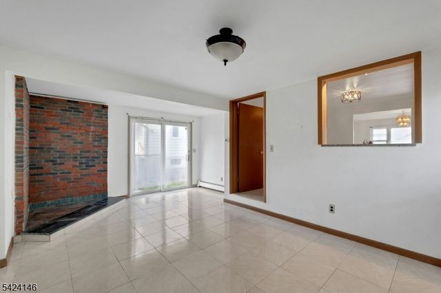 264 Lincoln Pl, Garfield City, NJ 07026