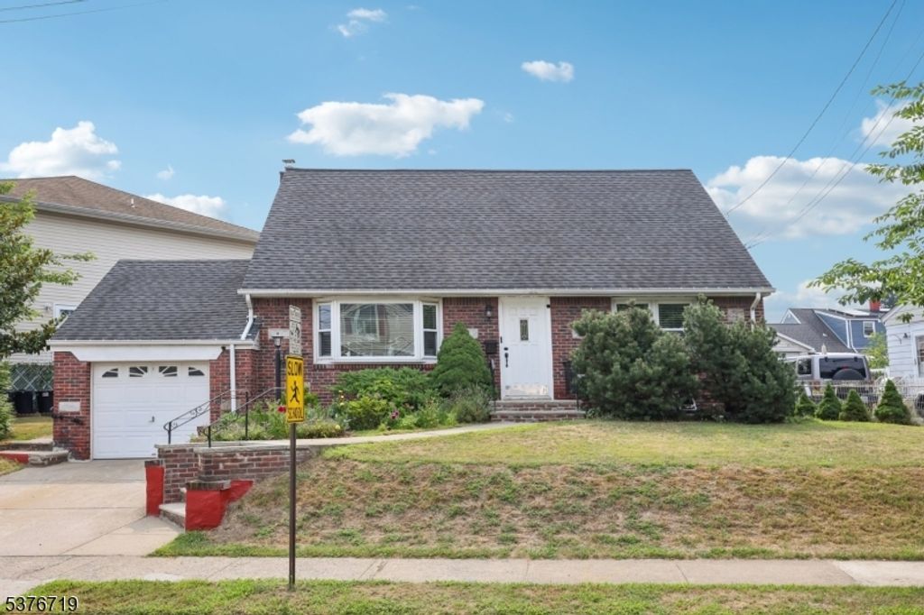 340 Westervelt Pl, Lodi Boro, NJ 07644