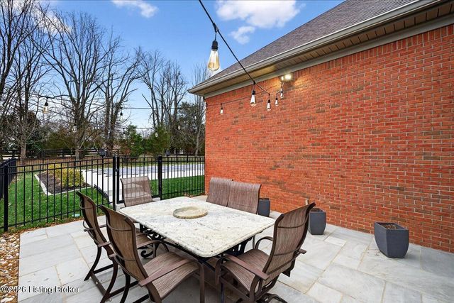 4911 Spring Farm Rd, Prospect, KY 40059