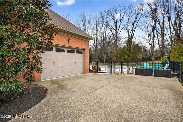 4911 Spring Farm Rd, Prospect, KY 40059