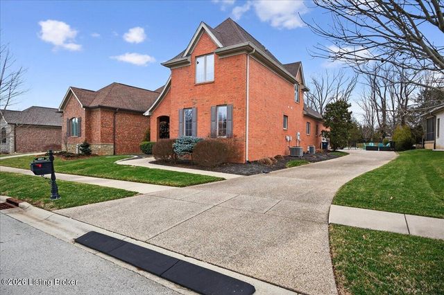 4911 Spring Farm Rd, Prospect, KY 40059