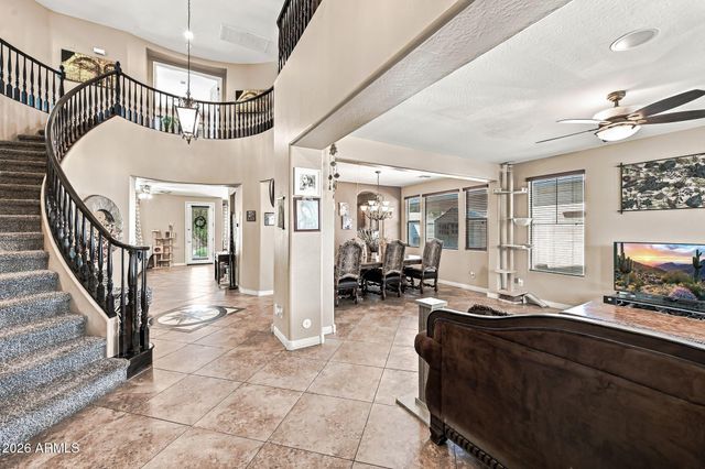 2754 E PARKVIEW Drive, Gilbert, AZ 85295