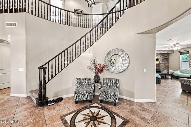 2754 E PARKVIEW Drive, Gilbert, AZ 85295