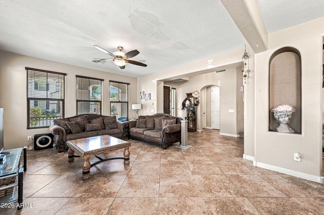 2754 E PARKVIEW Drive, Gilbert, AZ 85295