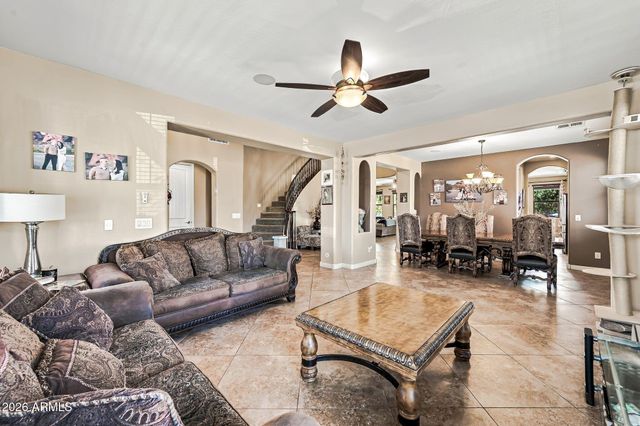 2754 E PARKVIEW Drive, Gilbert, AZ 85295