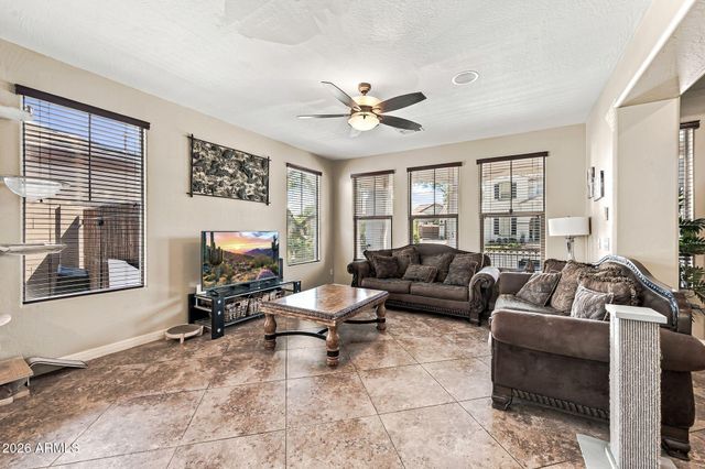 2754 E PARKVIEW Drive, Gilbert, AZ 85295
