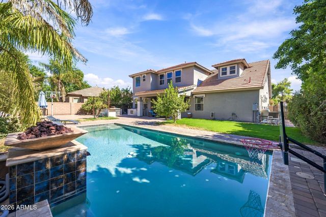 2754 E PARKVIEW Drive, Gilbert, AZ 85295