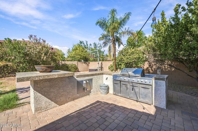 2754 E PARKVIEW Drive, Gilbert, AZ 85295
