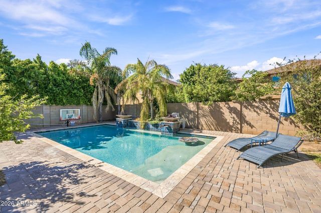 2754 E PARKVIEW Drive, Gilbert, AZ 85295