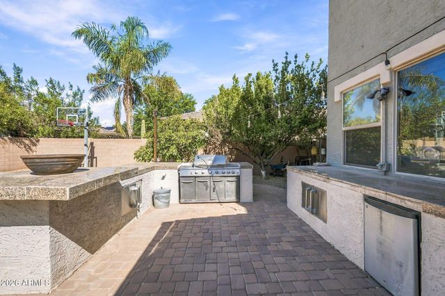 2754 E PARKVIEW Drive, Gilbert, AZ 85295