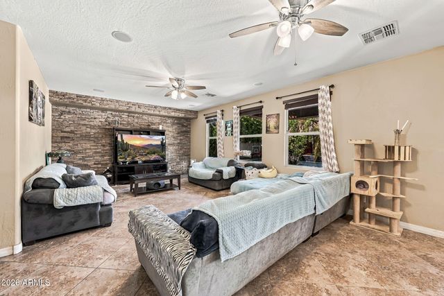 2754 E PARKVIEW Drive, Gilbert, AZ 85295