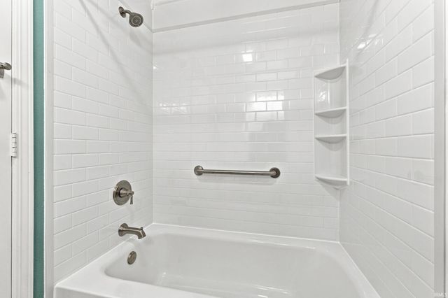 1523 Melbourne Drive, New Haven, IN 46774